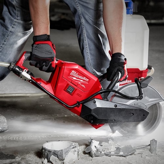 Máy cắt bê tông Milwaukee M18 FCOS230