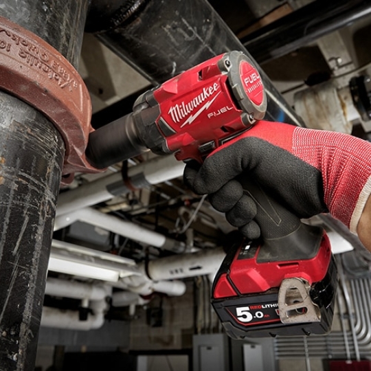 Máy siết bu lông Milwaukee M18 FIW212