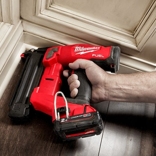 Máy bắn đinh 18V Milwaukee M18 FN18GS-0X0 (Chưa Pin & Sạc)