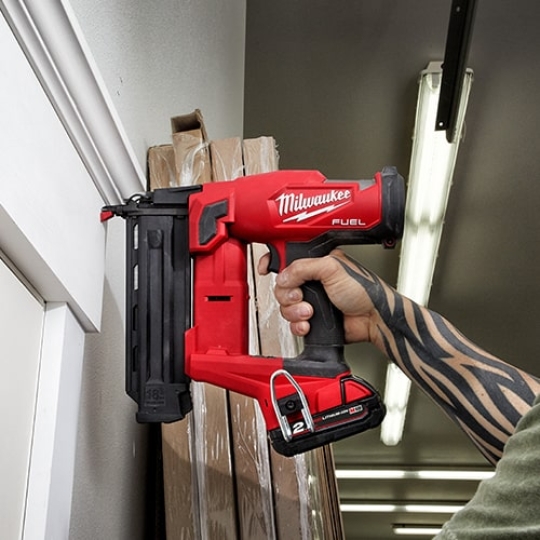 Máy bắn đinh 18V Milwaukee M18 FN18GS-0X0 (Chưa Pin & Sạc)